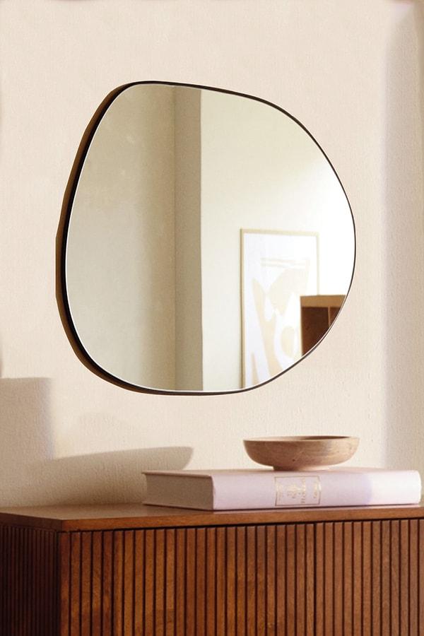 12. Aynaları evinizin dekoratifliği için kullanabileceğiniz gibi evinizi daha geniş ve aydınlık göstermek için de kullanabilirsiniz.