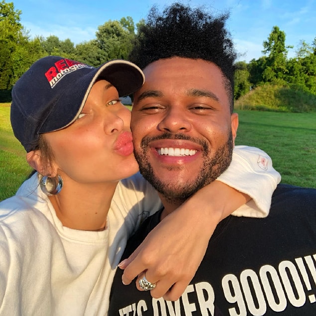 Biliyorsunuz ki 2015 yılında The Weeknd ile dolu dizgin bir aşka başlamışlardı.