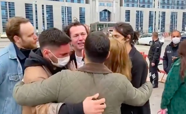 8. Rol arkadaşı Elit İşcan’a yönelik 'hakaret ve cinsel saldırı' suçlarını işlediği gerekçesiyle yargılanan oyuncu Efecan Şenolsun, yargılandığı davadan beraat etti!