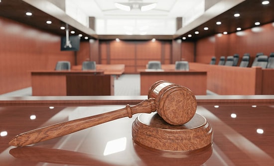 Oturduğu Binanın Görevlisine 'Fakirlik İğrençtir' Diye Hakaret Eden Öğretmene 5 Ay Hapis