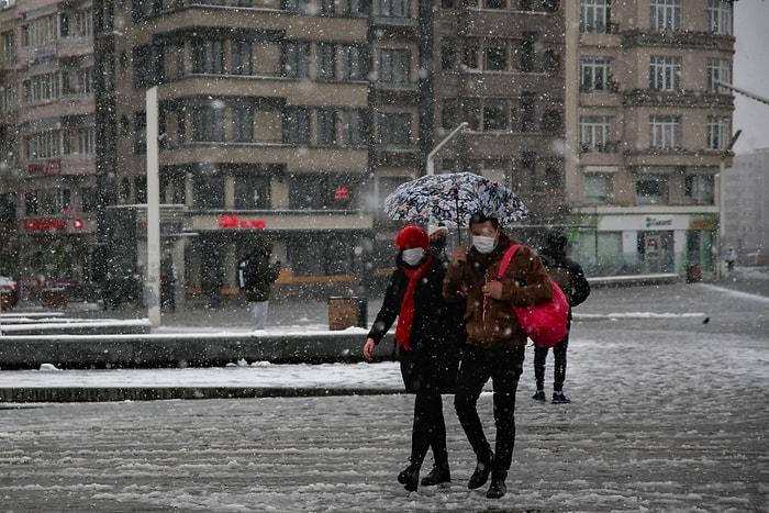 Meteoroloji'den Yeni Uyarı Geldi: İstanbul'da Kar Yağışı Ne Kadar Sürecek?