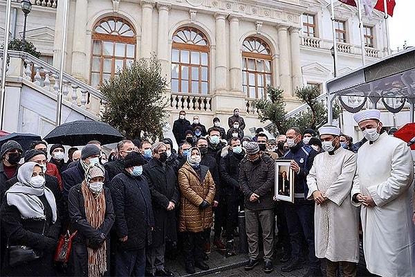 Cenaze namazını Diyanet İşleri Başkanı Ali Erbaş kıldırdı.