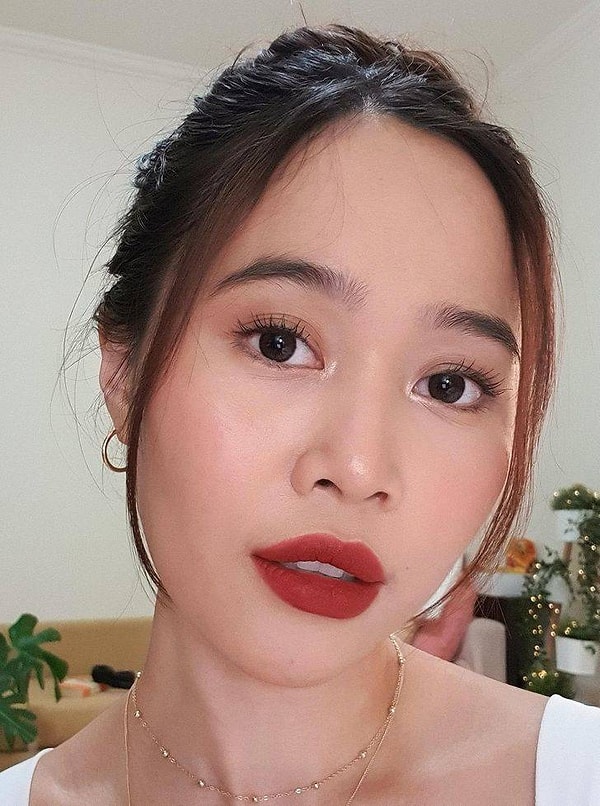 18. "После 12 лет в мейкапе, я, кажется, наконец-то нашла правильный оттенок красного".