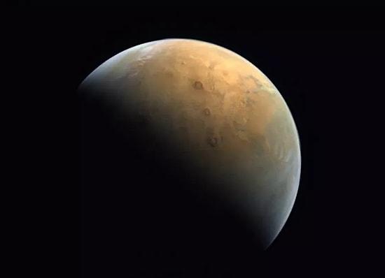 BAE'nin Mars Misyonundan İlk Görüntüler Dünya'ya Ulaştı