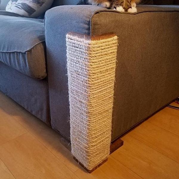 15. Kedi sahiplerinin yakındığı en büyük şey ise koltuk kenarlarının tırmalanmasını.