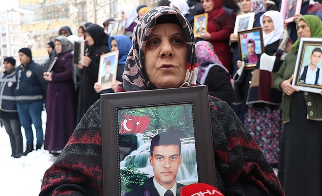 Astsubay Çavuş Semih Özbey - 18 Eylül 2015'te Tunceli-Erzincan kara yolunda alıkonulan Rize İl Jandarma Komutanlığında görevli şehit Özbey, Malatya'da son yolculuğuna uğurlandı.