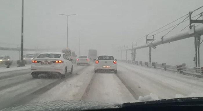 İstanbul'da Kar Yağışı Yeniden Etkisini Artırdı: FSM Köprüsü'nde Görüş Mesafesi 10 Metreye Düştü