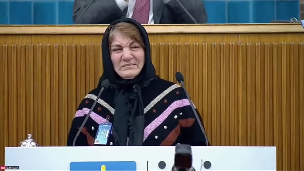 İYİ Parti Grup Toplantısında Kürsü Ev Hanımı Münevver Acar'a Teslim Edildi: 'Her Gün Başka Bir Zam Geliyor'