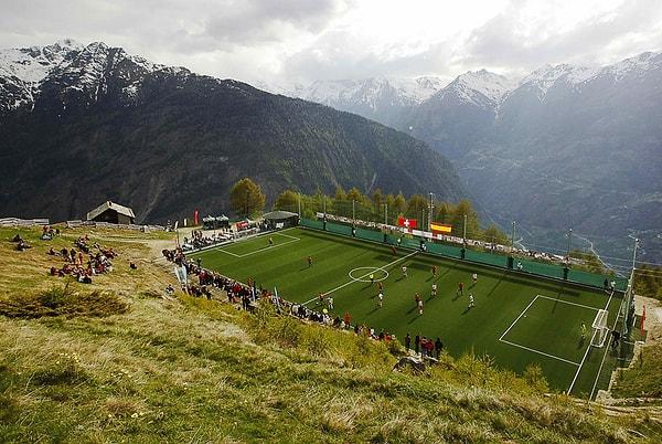 2. Ottmar Hitzfeld Gspon Stadı / İsviçre