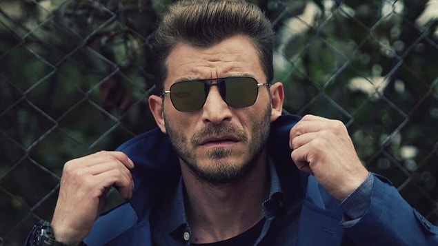 Hem de tam 3 yıl boyunca boksörlük kariyerine devam etmiş. Ancak bilmediğimiz bir şey daha var ki, gönlünde hep oyunculuk varmış.