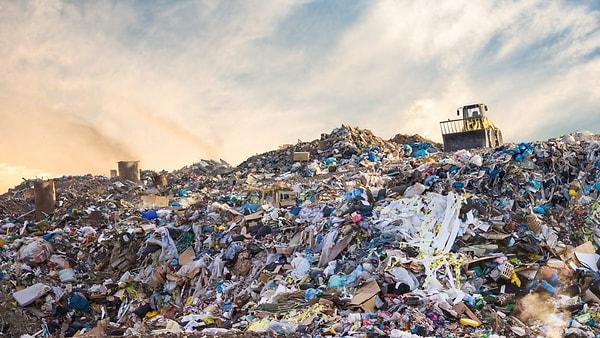 8.000 kilogramı ambalaj olmak üzere 43.800 kg çöp üretiyoruz.