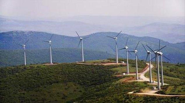 Ülkemizdeki ilk rüzgar türbini 1998 yılında İzmir’de inşa edilmiş.