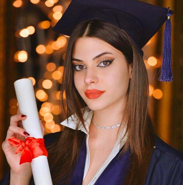 8. Defne Samyeli'nin 17 yaşındaki kızı Derin Talu, liseden mezun oldu!