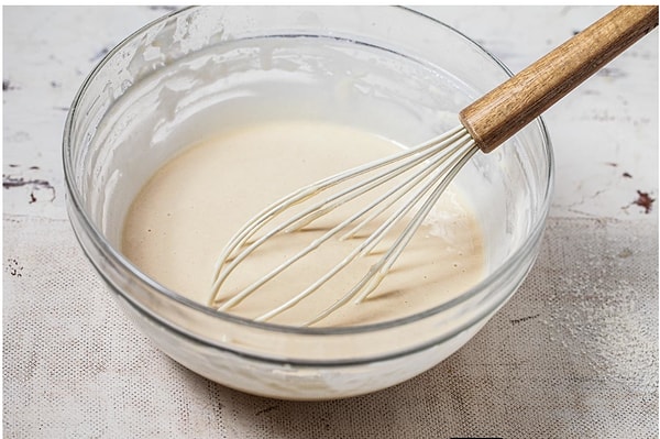 3. Дайте тесту постоять, пока будете готовить начинку.