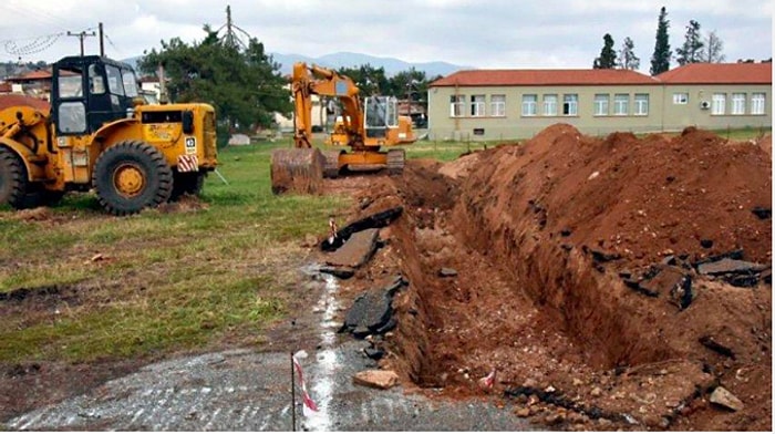 Selanik'teki Osmanlı Mezarları İş Makineleriyle Yok Edildi