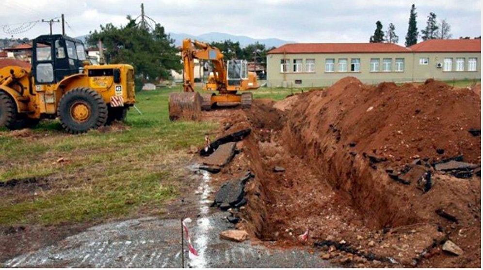 Selanik'teki Osmanlı Mezarları İş Makineleriyle Yok Edildi