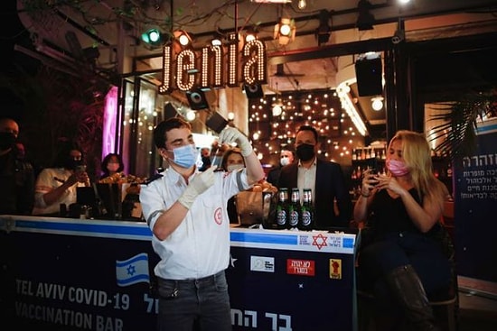 İsrail'de 'Aşı Olana İçki Hediye' Kampanyası