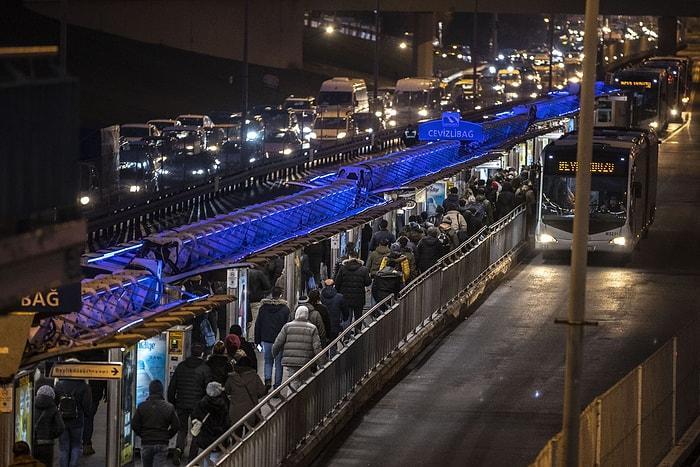 İstanbul'dan Akşam Manzaraları: Kısıtlama Öncesi Trafik Yavaşladı, Vatandaşlar Eve Ulaşma Telaşında