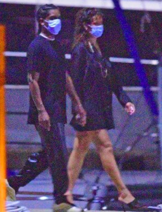 Sonunda aradığı aşkı da bulan Rihanna, hepimizin aksine hayatını yoluna soktu diyebiliriz yani. Hiç, gram hasetlenme yok! Her şeyin en iyisini hak ediyor kraliçemiz...