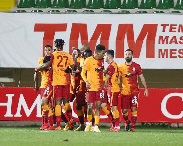 Galatasaray, Süper Lig’de üst üste 7. galibiyetini aldı.