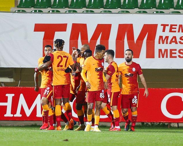 Galatasaray, Süper Lig’de üst üste 7. galibiyetini aldı.