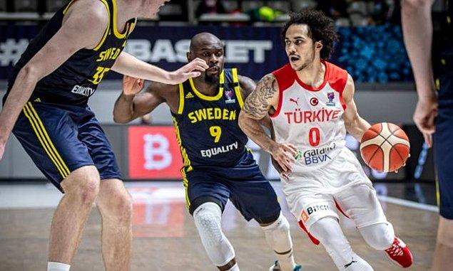 EuroBasket 2022 Elemeleri’nde D Grubu’nda mücadele eden 12 Dev Adam bugün oynanan kritik karşılaşmada İsveç’i 88-80 mağlup etmeyi başarmıştı.