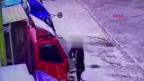 El Frenini Çekmeyi Unuttuğu Kamyoneti Eliyle Durdurmaya Çalışınca Altında Kalan Adam