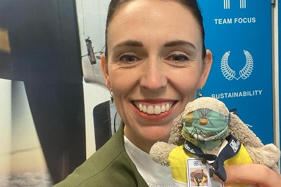 Yeni Zelanda Başbakanı Çağrı Yapmıştı: Havalimanında Unutulan Oyuncak Tavşanın Sahibi Bulundu