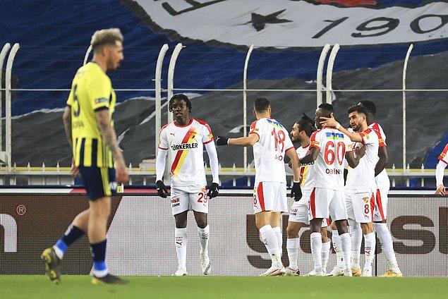 İzmir ekibi 9. dakikada Halil Akbunar'ın attığı golle Fenerbahçe'yi 1-0 mağlup etti.