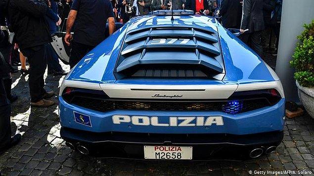 10. Yolunuzu bir Lamborghini keserse şaşırmayın, polistir polis...