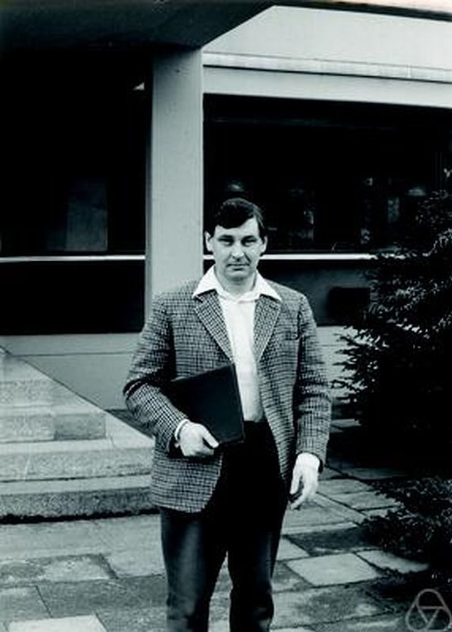 “İnsanların büyük bir çoğunluğu için sigara içmek son derece yararlı ve sağlık açısından faydalı bir şeydir.”