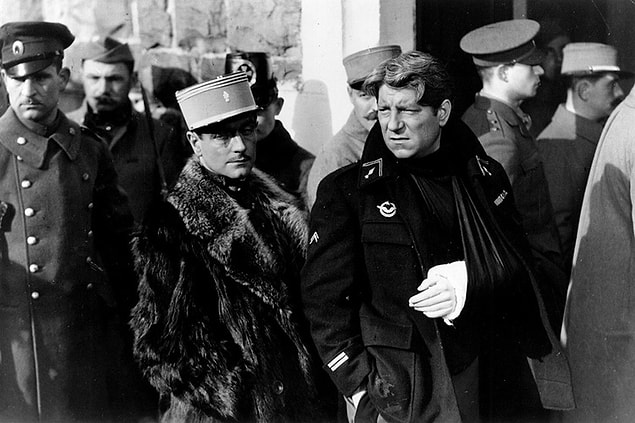 5. La Grande Illusion - Harb Esirleri (1937)