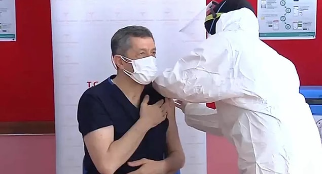"Tüm vatandaşlarımız gibi e-Nabız'la kendilerine nasıl sıra geldiğini öğrenebilirler"