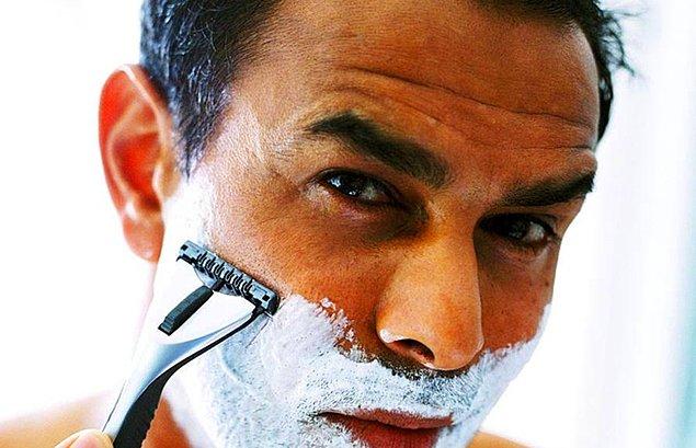 1. Öncelikle erkeklerin en büyük problemi olan tıraş olmaktan başlayalım.