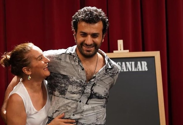 Son dönemin en beğenilen ve müthiş bir hayran kitlesi yaratan stand up sanatçısı Hasan Can Kaya, çok uzun zamandır Sultan San ile sevgili ama ne zamandır? Onu tam biz de bilmiyoruz...