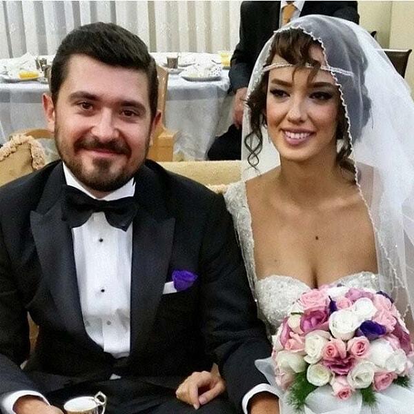 Oyuncu Seda Bakan, 2014 yılından beri müzisyen Ali Erel ile evli. Bu çiftin bir de Leyla isminde oyuncağa benzeyen, çok tatlı bir bebekleri var.