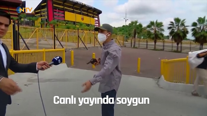 Canlı Yayın Yapan Muhabir ve Kameramanın Anbean Silahlı Bir Kişi Tarafından Soyuldukları Anlar