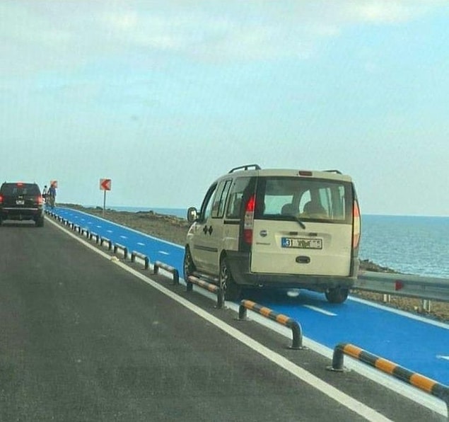 4. "Trafik kurallarına karşı enteresan bir tavırları var."