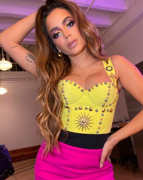 Brezilyalı Şarkıcı Anitta'nın Anüsüne Dövme Yaptırdığı Anlar İnternete Sızdırıldı, Ortalık Yıkıldı