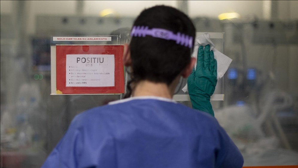 Koronavirüste 9 Bin 561 Vaka, 72 Can Kaybı