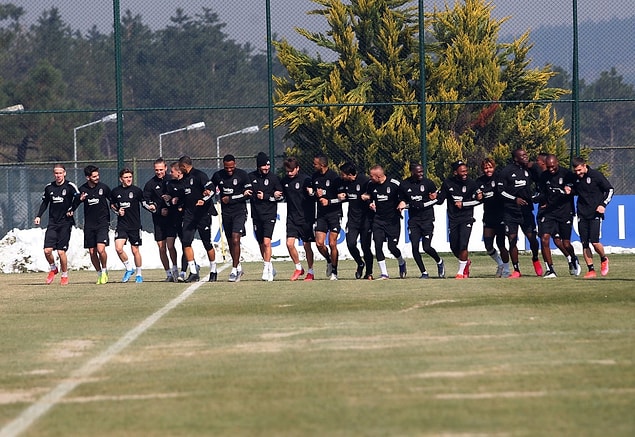 1. Beşiktaş JK - 10 futbolcu