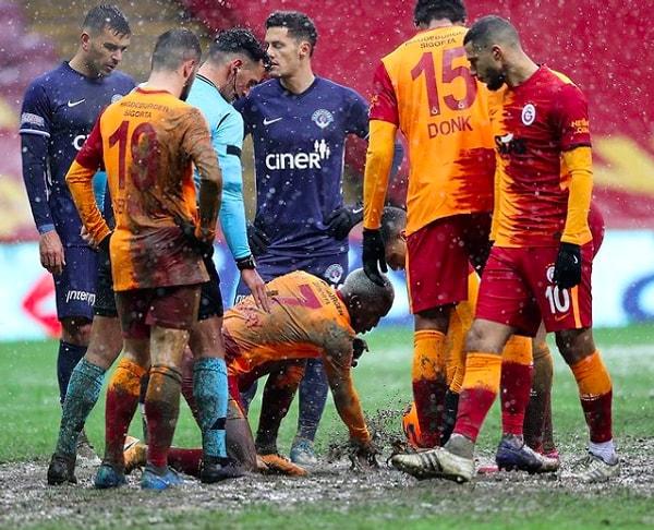 20. Galatasaray - 14 futbolcu