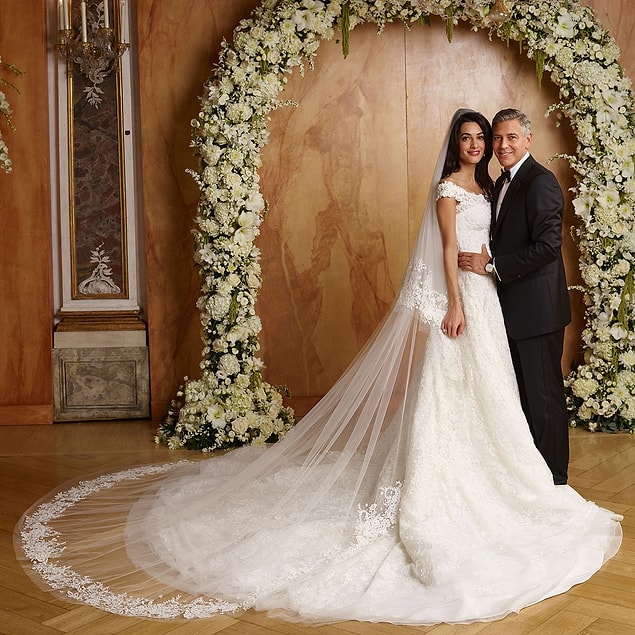 George Clooney 2014 yılında Amal Alamuddin ile evlendikten sonra Thames Nehri'ndeki özel bir adada 10 milyon sterlin değerinde bir ev satın aldılar.