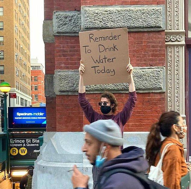 2. "Bugün su içmen için hatırlatıcı."