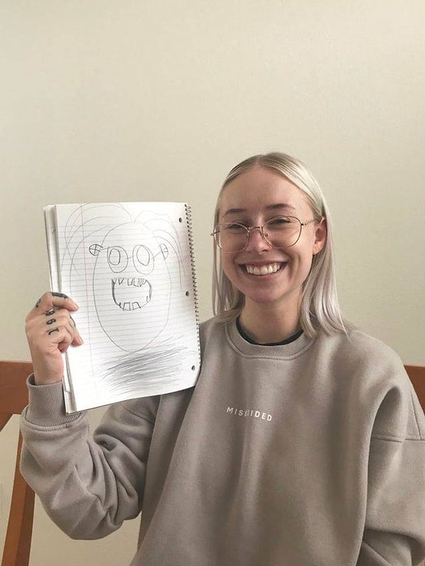 4. "Мой 4-летний племянник подарил мне очень лестный портрет".