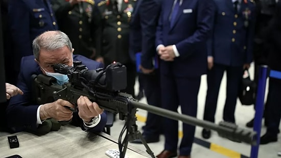 Piyade Olduğunu Hatırlattı: Hulusi Akar, Tüfekle 450 Metredeki Hedefi Tek Atışta Vurdu