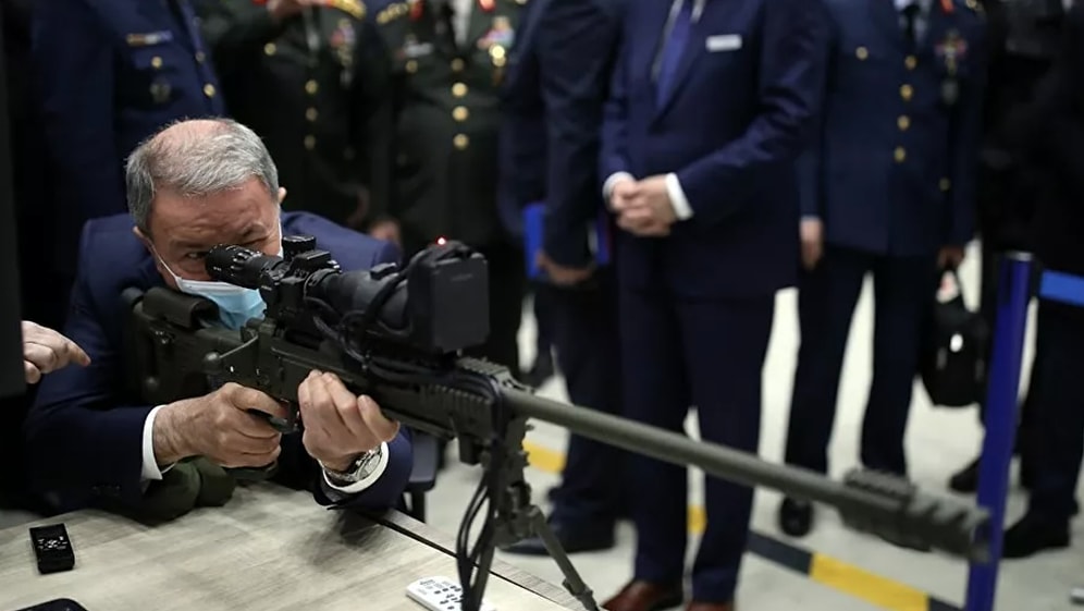 Piyade Olduğunu Hatırlattı: Hulusi Akar, Tüfekle 450 Metredeki Hedefi Tek Atışta Vurdu
