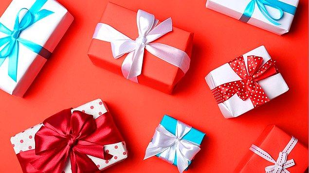 13. Birinden aldığınız hediyeyi kullanırken bir dakikanızı arayıp o kişiyi arayın. Bu onları oldukça iyi hissettirecek ve hediyelerinin işe yarar olduğunu düşündürecektir.