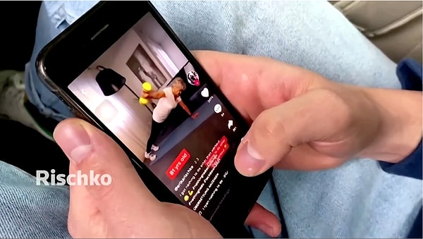 3. "Просто побольше двигайтесь! Главное - это не сидеть на месте, ведь это хуже всего!" - призывает своих подписчиков Ришко.