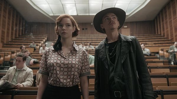 7. Какой турнир Бет Хармон и Бенни Уоттс заканчивают как совместные чемпионы?